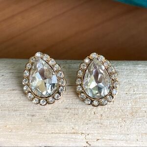 Teardrop Post Earrings Made w/ Swarovski Crystals